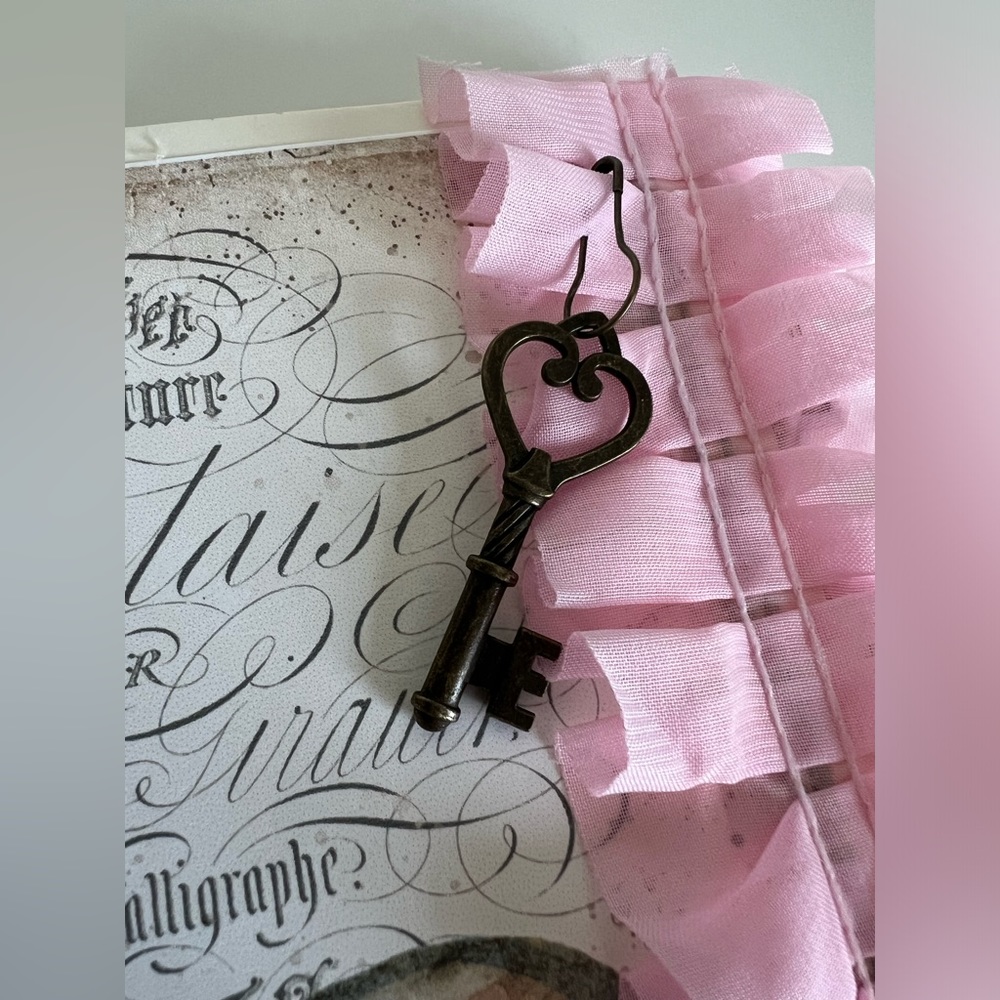 Hearts and Key Journal - Picture 10 of 12